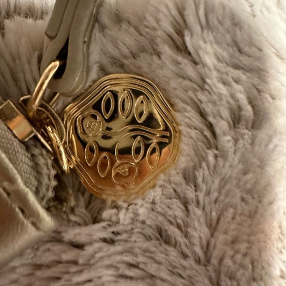 SHISEIDO Makeup Bag Goldtone Faux Leather Cosmetic Toiletry Pouch - Picture 2 of 6